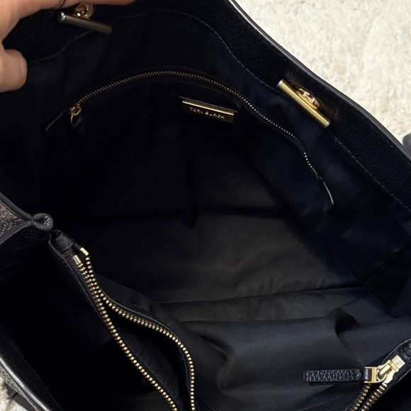 Tory Burch Carson Black Pebbled Leather Tote - Picture 9 of 10